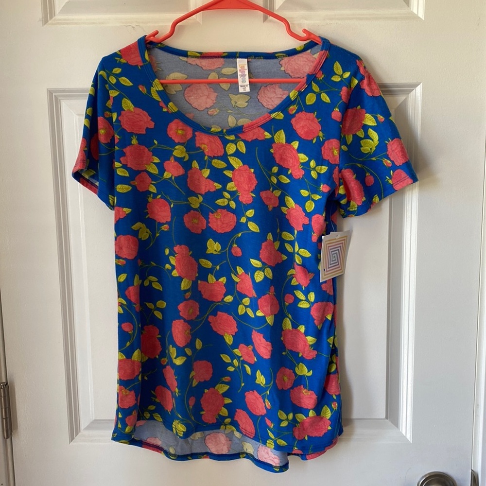 Lularoe Rose Print Tee